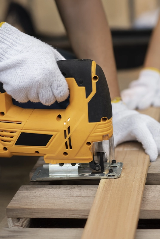 Office Ceiling service in Dubai by Delight IFM