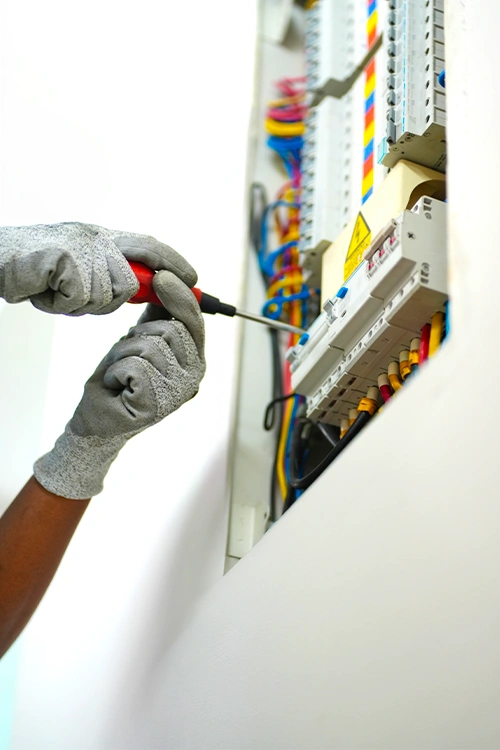 Electrical Services service in Dubai by Delight IFM